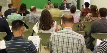Una treintena de empresarios de Guadalajara se informan de los nuevos canales de denuncia en la empresa