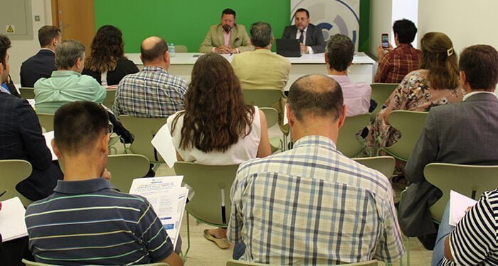 Una treintena de empresarios de Guadalajara se informan de los nuevos canales de denuncia en la empresa