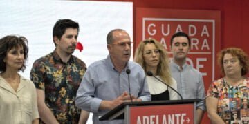 El PSOE forzará a Guarinos a que explique su pacto con VOX, los cambios en las retribuciones o contratación de eventuales sin formación mínima.