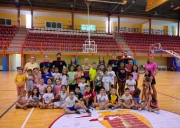 El proyecto Diviértete Aprendiendo del Ayuntamiento celebra unas jornadas deportivas con el Club Baloncesto Cuenca Femenino