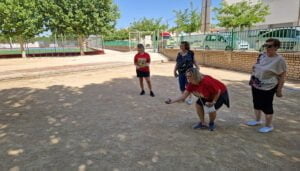 Buena participación y buen nivel de juego en la primera competición de juegos y deportes tradicionales en Las Pedroñeras