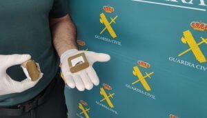 Detenido con dos tabletas de hachís en la A-2