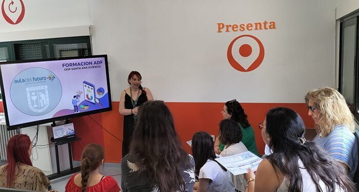 El aula del futuro: nueva realidad educativa en el CEIP Santa Ana 1 El aula del futuro nueva realidad educativa en el CEIP Santa Ana