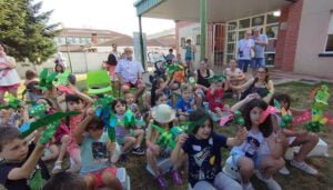 El ciclo Titiriteando 2023 comienza en Cabanillas con plazas llenas y «El último caballero»