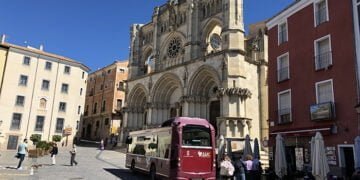 El Ayuntamiento de Cuenca recibirá ayudas por rebajar al menos un 50% el precio de los abonos y títulos multiviaje de transporte público