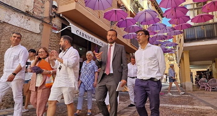 Escudero valora positivamente la visita de la delegación europea a los campos de lavanda de la provincia de Guadalajara