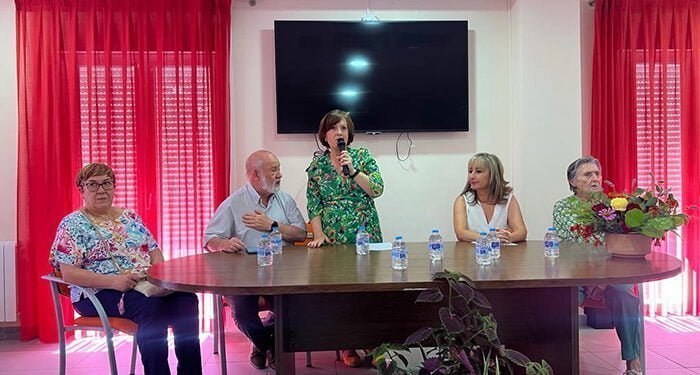 Finalizadas las obras de consolidación de la muralla histórica del patio del centro de mayores de Huete