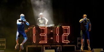 Intensa noche de poesía urbana rapeada en Cabanillas con «Chikos del Maíz», coronada con el mega show de «La Misión»