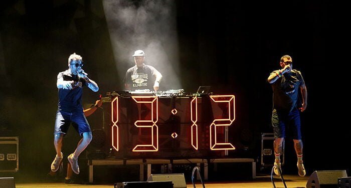 Intensa noche de poesía urbana rapeada en Cabanillas con «Chikos del Maíz», coronada con el mega show de «La Misión» 1 Intensa noche de poesía urbana rapeada en Cabanillas con «Chikos del Maíz», coronada con el mega show de «La Misión»