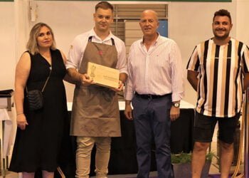 Juan Redondo, del Restaurante Santerra de Madrid, gana el XIII Concurso Nacional de Cocina ‘Ajo Morado Las Pedroñeras’ Juan Redondo, del Restaurante Santerra de Madrid, gana el XIII Concurso Nacional de Cocina ‘Ajo Morado Las Pedroñeras’