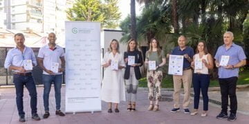 La Asociación Española Contra el Cáncer de Guadalajara sale a la calle para concienciar sobre la importancia de la protección solar