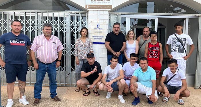 La Escuela Regional de Pastoreo forma a 12 personas en actividades auxiliares de ganadería en Las Pedroñeras