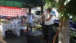 La III Feria de Oficios y Tradiciones se celebra con gran asistencia y un buen número de participantes