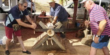 La III Feria de Oficios y Tradiciones se celebra con gran asistencia y un buen número de participantes