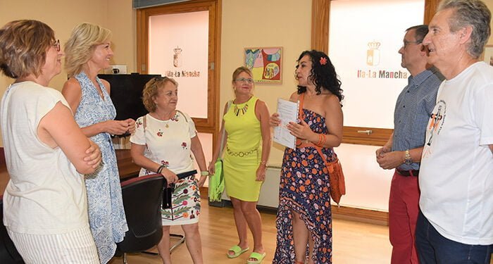 La Junta felicita a la Asociación Amigos del Camino de Santiago y de la Santa Cruz por el ´Premio Elías Valiña 2023´ 1 La Junta felicita a la Asociación Amigos del Camino de Santiago y de la Santa Cruz por el ´Premio Elías Valiña 2023´