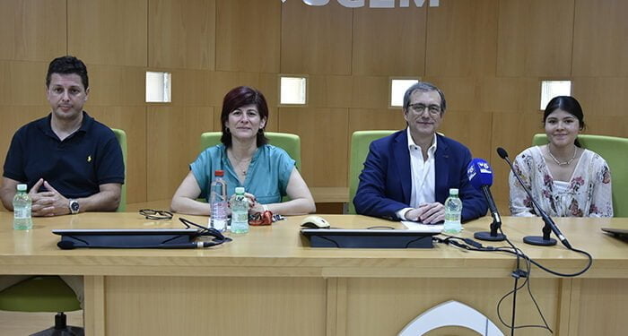 La UCLM convoca 16 becas de iniciación a la investigación para estudiantes matriculados en primer curso de grado 1 La UCLM convoca 16 becas de iniciación a la investigación para estudiantes matriculados en primer curso de grado