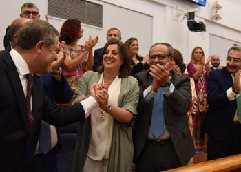 Las Cortes regionales reeligen por mayoría absoluta a García-Page como presidente de Castilla-La Mancha
