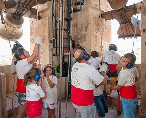 Los campanarios de Cuenca dan la bienvenida al VI Foro Cultura y Ruralidades dentro de los actos de la Presidencia española del Consejo de la UE