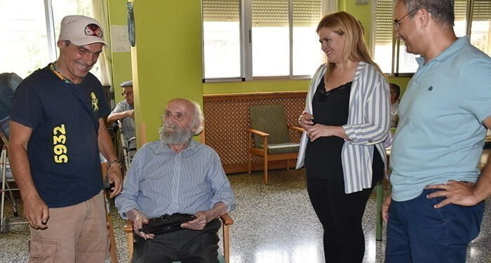 Manu Chao ofrece un concierto improvisado en la Residencia Provincial Sagrado Corazón de Jesús 1 Manu Chao ofrece un concierto improvisado en la Residencia Provincial Sagrado Corazón de Jesús