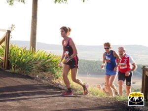 María José Engra vence en categoría femenina y Alfonso Expósito repite victoria en categoría masculina en una calurosa carrera en Alconchel de la Estrella