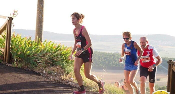 María José Engra vence en categoría femenina y Alfonso Expósito repite victoria en categoría masculina en una calurosa carrera en Alconchel de la Estrella