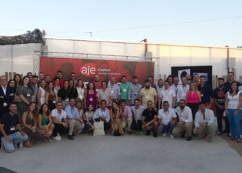 Medio centenar de empresas establecen contactos y dinamizan su actividad en el III Afterwork AJE Cuenca