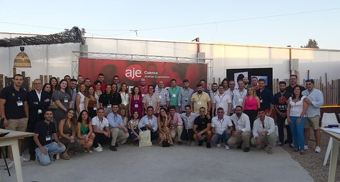 Medio centenar de empresas establecen contactos y dinamizan su actividad en el III Afterwork AJE Cuenca 1 Medio centenar de empresas establecen contactos y dinamizan su actividad en el III Afterwork AJE Cuenca