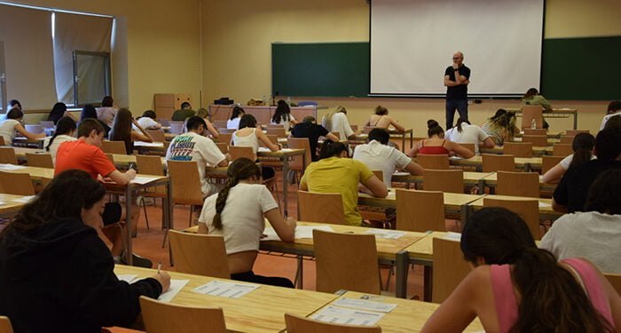 Un total de 1703 estudiantes inician hoy la EvAU extraordinaria en la Universidad de Castilla-La Mancha 1 Un total de 1703 estudiantes inician hoy la EvAU extraordinaria en la Universidad de Castilla-La Mancha