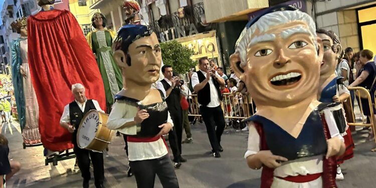 Imágenes. Desfile de carrozas