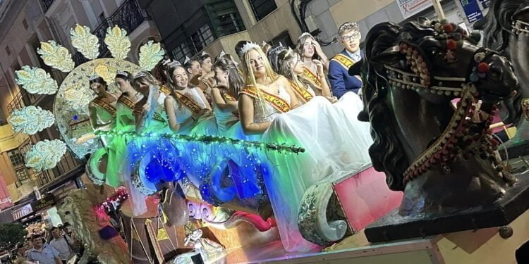 Imágenes. Desfile de carrozas