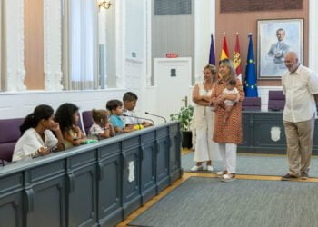 El Ayuntamiento se despide de los niños saharauis que han pasado sus vacaciones en Guadalajara