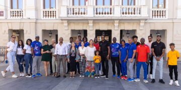 Ana Guarinos recibe a Javier Sotomayor y a la Delegación Cubana de Atletismo