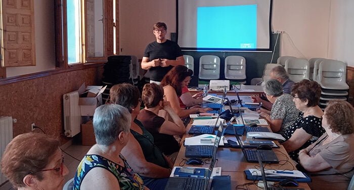 CEDER Alcarria Conquense lleva a cabo talleres de comunicación digital en quince localidades de la comarca 1 CEDER Alcarria Conquense lleva a cabo talleres de comunicación digital en quince localidades de la comarca