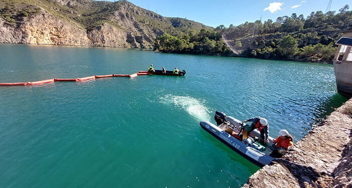 La Guardia Civil recupera el cuerpo sin vida del joven desaparecido en el embalse de Bolarque 1 Desaparece un joven en el embalse de Bolarque mientras buceaba