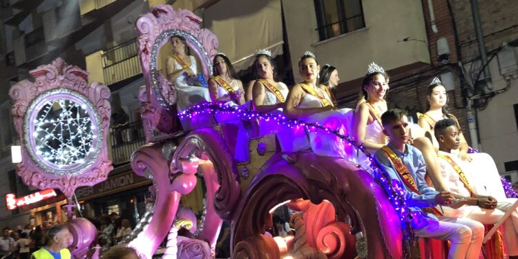 El desfile de carrozas de San Julián provoca esta tarde algunas afecciones de tráfico 1 desfile sj 2022 representacion juvenil