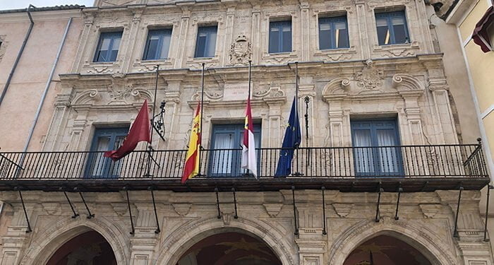 El Ayuntamiento de Cuenca aprueba las bases para la selección de los diez participantes del programa Recual para mantenimiento de edificios municipales 1 el ayuntamiento de cuenca declara tres dias de luto oficial tras el asesinato machista