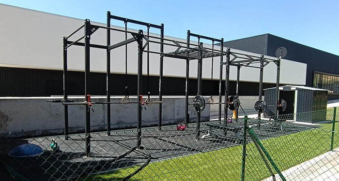 El Centro Fitness de Cabanillas completa su equipamiento con una «jaula» de entrenamiento en el exterior