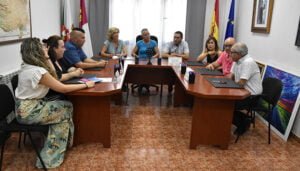 El Gobierno regional estudiará posibles soluciones para mejorar las instalaciones educativas de Villarta