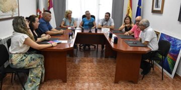 El Gobierno regional estudiará posibles soluciones para mejorar las instalaciones educativas de Villarta