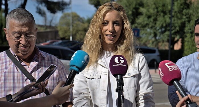 El PSOE exige a Guarinos que mantenga el nuevo pliego de autobuses diseñado por Alberto Rojo, con servicio a demanda en el Balconcillo 1 El PSOE exige a Guarinos que mantenga el nuevo pliego de autobuses diseñado por Alberto Rojo, con servicio a demanda en el Balconcillo