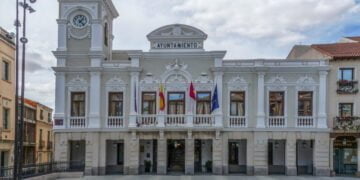 El ayuntamiento de Guadalajara se iluminará con los colores de la bandera de España para celebrar el triunfo de la Selección Española femenina de Fútbol
