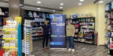 Invierte en Cuenca, presente en la apertura de la nueva papelería Mil Trazos en Tarancón