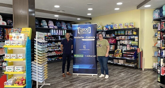 Invierte en Cuenca, presente en la apertura de la nueva papelería Mil Trazos en Tarancón