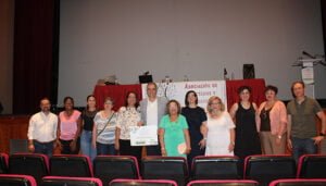 La Asociación de Cáncer de Iniesta dona 5.000 euros al Grupo de Investigación Traslacional en Cáncer del Instituto de investigación Sanitaria del Hospital La Fe de Valencia