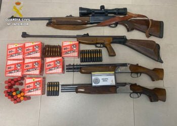 Robó en una casa de Abia de la Obispalía grifería, trofeos, armas y prendió fuego a la casa: ha sido detenido 8 La Guardia Civil de Cuenca detiene a una persona por delitos de robo, daños y tenencia ilícita de armas