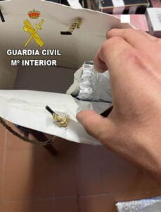 La Guardia Civil detiene a tres personas por un delito de hurto cuando circulaban por la A-2 en Torremocha del Campo