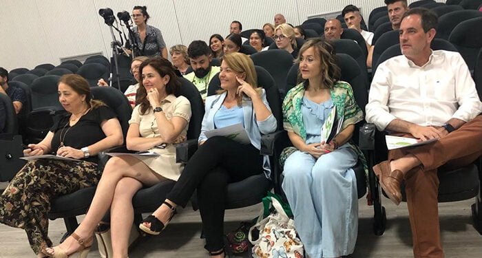 Los ocho espacios coworking de Castilla-La Mancha apoyan el inicio de 96 proyectos de más de un centenar de emprendedores de la región 1 Los ocho espacios coworking de Castilla-La Mancha apoyan el inicio de 96 proyectos de más de un centenar de emprendedores de la región