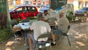 Medio centenar de agricultores conquenses han sido atendidos por la oficina móvil de Asaja y Endesa