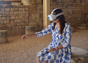 Segóbriga estrena este viernes en las visitas nocturnas las gafas de realidad aumentadas para una experiencia inmersiva
