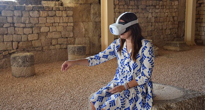 Segóbriga estrena este viernes en las visitas nocturnas las gafas de realidad aumentadas para una experiencia inmersiva